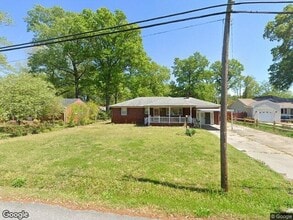 Building Photo - 712 Woodstock Rd