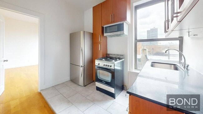 Building Photo - 229-231 East 12th Street