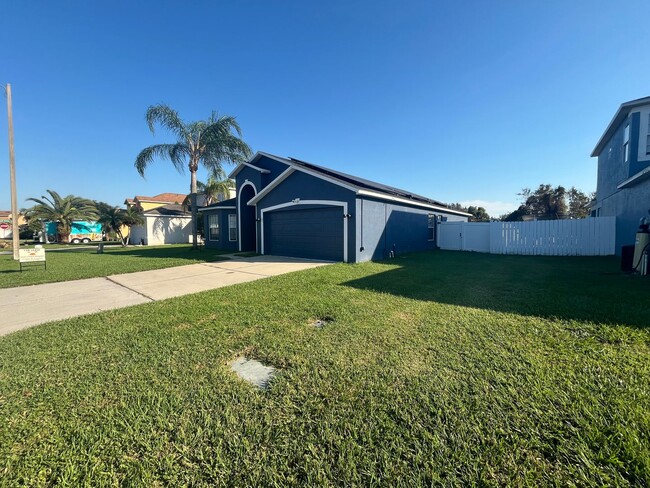 Building Photo - Beautiful home in the heart of Plant City