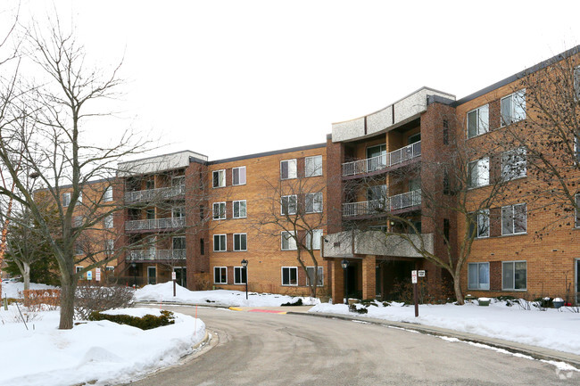 Building Photo - Willow Creek Condominiums