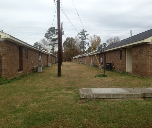 180 Hennon Dr. NW - 180 Hennon Dr NW