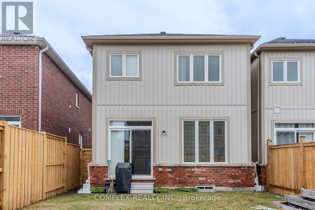Building Photo - 9 Barfoot St