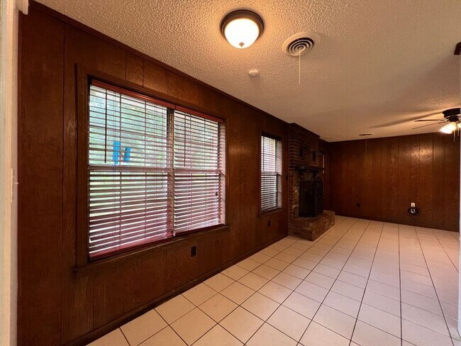Building Photo - 4740 US-70