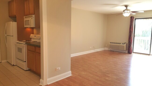 Foto del edificio - 960 N Lakeside Dr