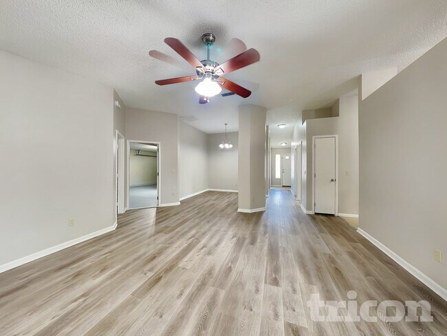 Foto del edificio - 8158 Pilgrims Trace Dr