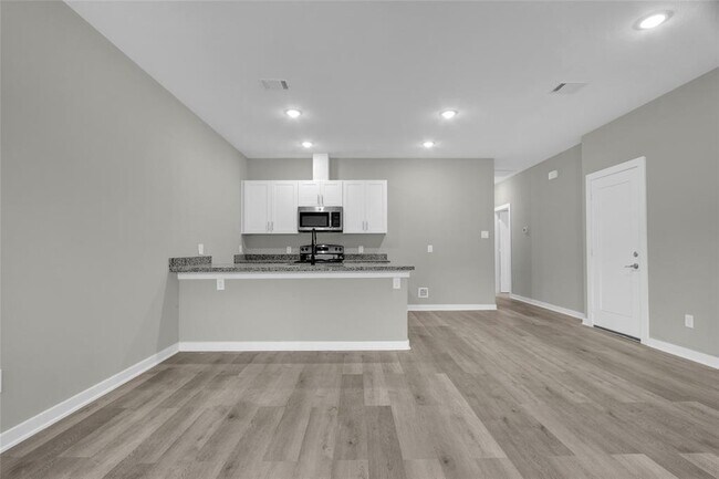 Foto del edificio - 24735 Waterford St