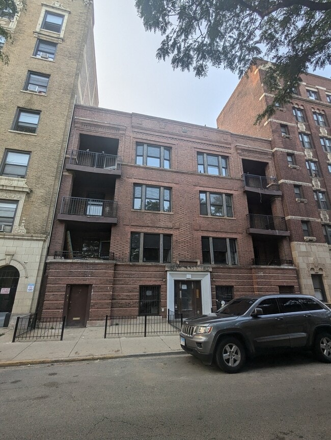 Building Photo - 616 W Patterson Ave