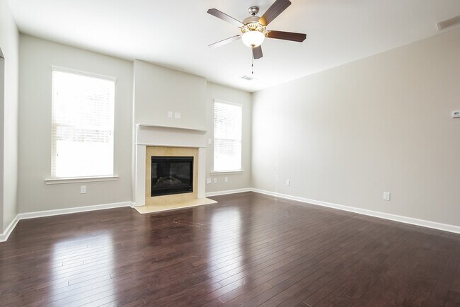 Foto del edificio - 5051 Saphire Ct