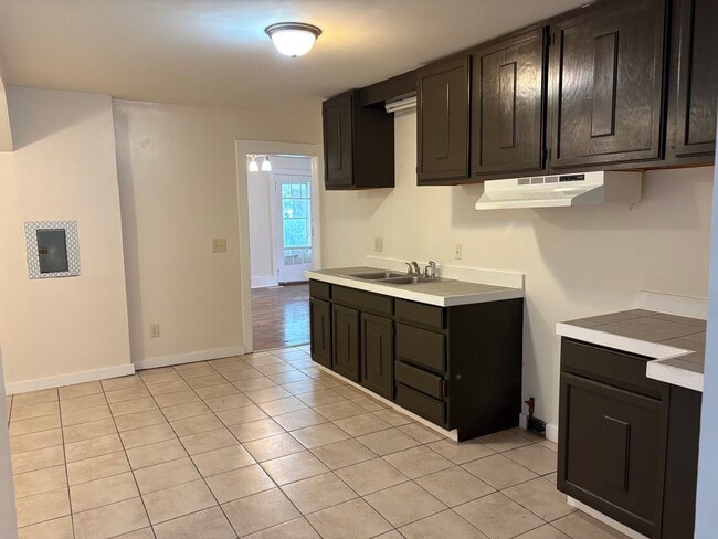 Building Photo - 516 Navarre St