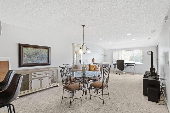 Building Photo - 29300 Bay Hollow Dr