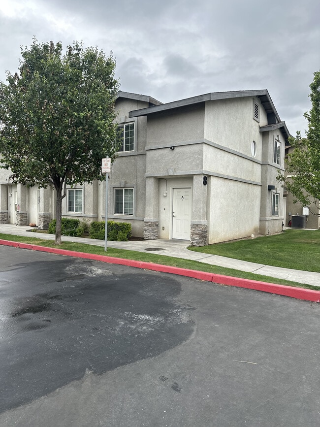Building Photo - 600 Hosking Ave