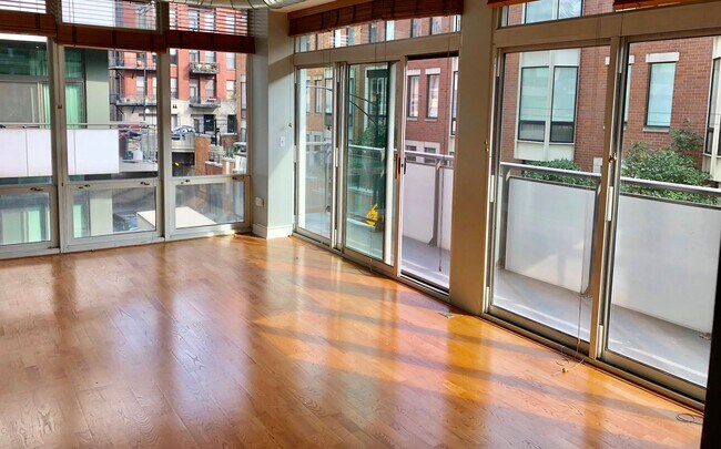 Foto del edificio - 660 W Wayman St