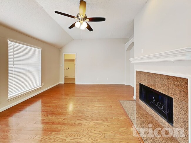 Foto del edificio - 1041 Essex Dr