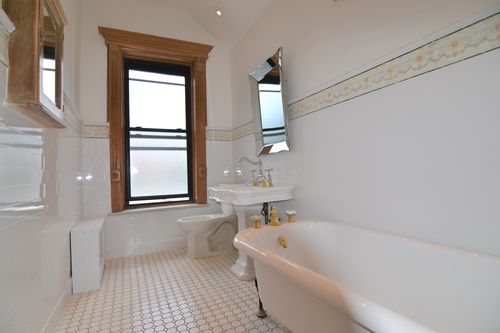 Building Photo - 75 Halsey St
