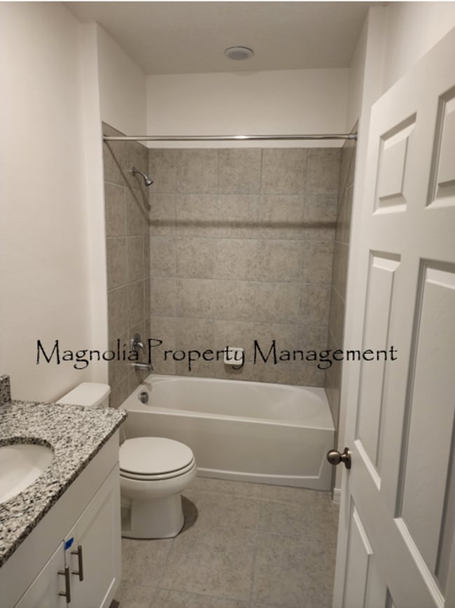 Building Photo - 1/2 Mo Free Rent!!! Brand New 4/2 in Tarpo...