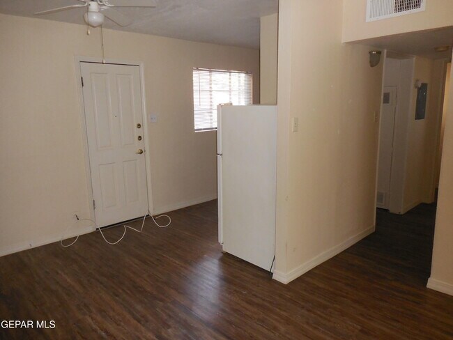 Foto del edificio - 701 W Yandell Dr