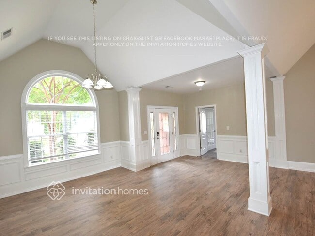 Foto del edificio - 302 Grandiflora Dr