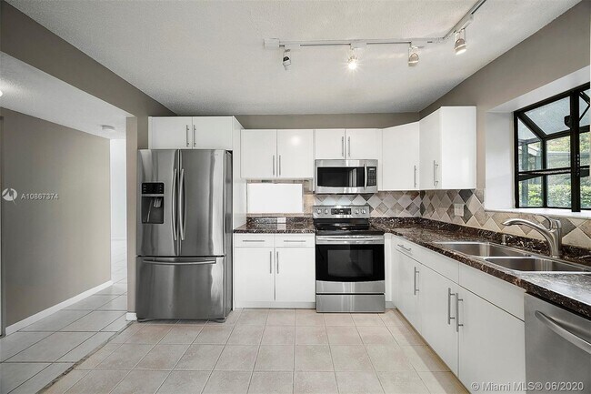 Foto del edificio - 22388 Thousand Pines Ln
