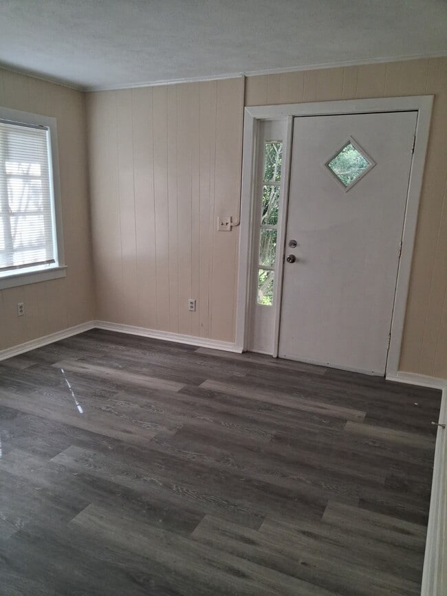 Building Photo - 3511 Sykes Park Dr
