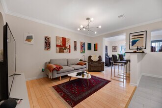 Building Photo - 1233 Raum St NE