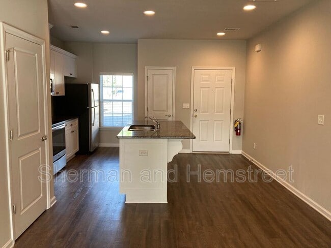 Foto del edificio - 622 Dobhill Ln
