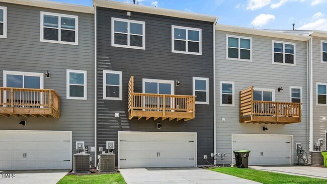 Building Photo - 2241 Horton Pk Dr