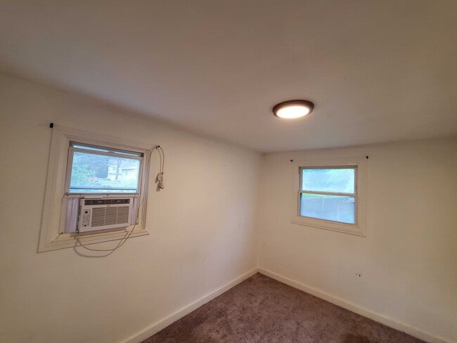 Foto del edificio - 2-Bedroom Home with Private Yard – Convenient Albany Location