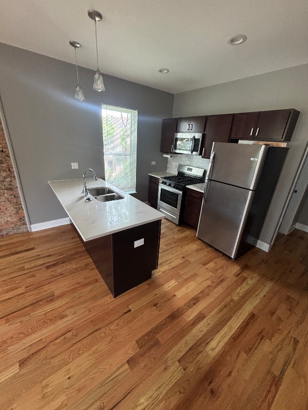 Building Photo - 519 W 65th Pl