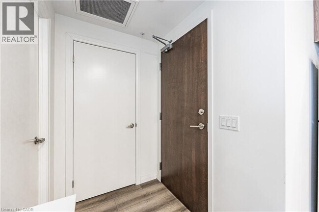 Building Photo - 108 Garment St