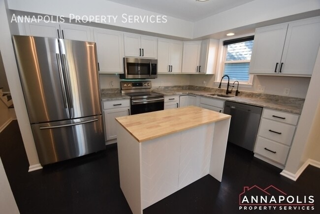 Foto del edificio - 114 Oakwood Rd