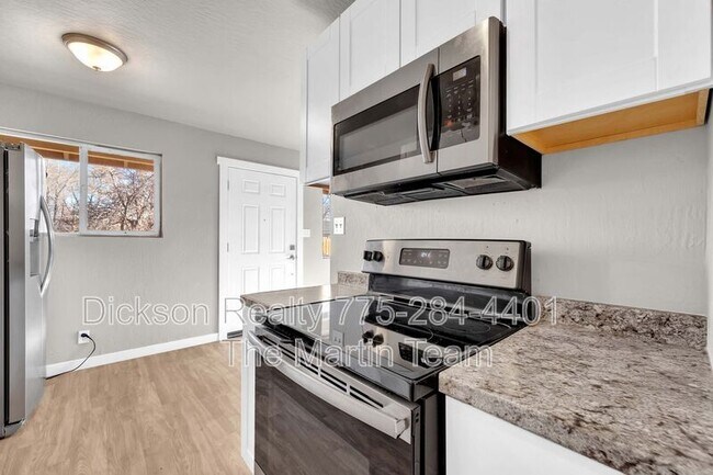 Foto del edificio - 241 Linden St