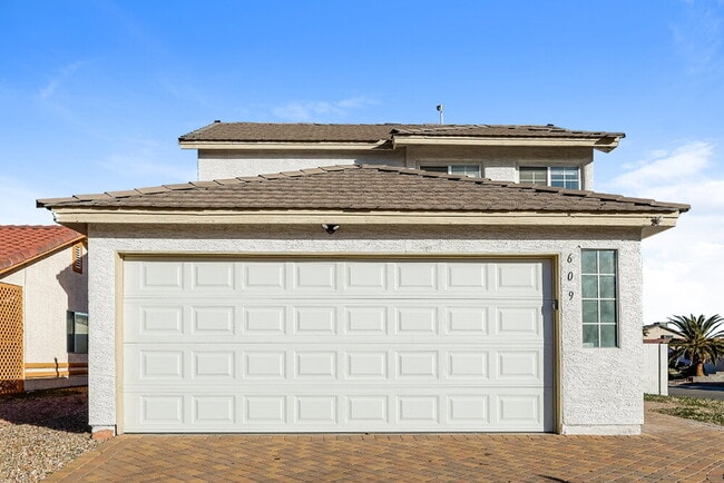 Building Photo - 609 Carleton Dr