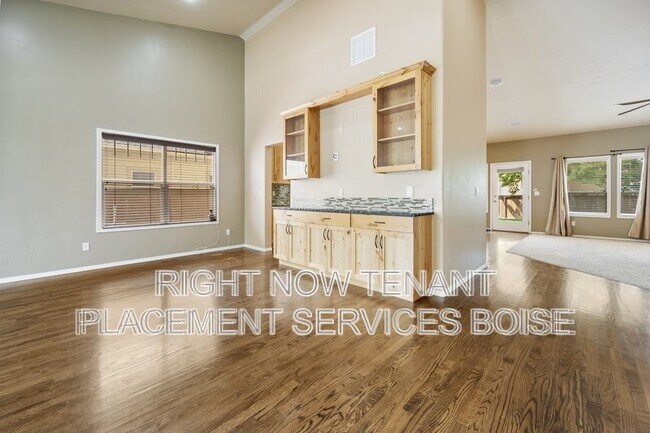 Building Photo - 3945 N Waterloo Way