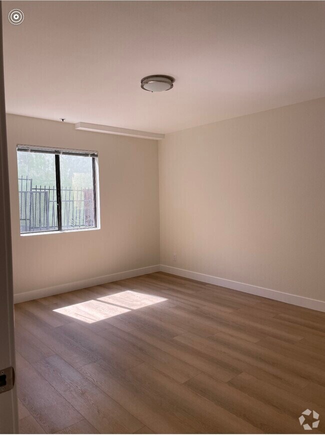 Angelino Heights Student Apartments for Rent Los Angeles, CA 14