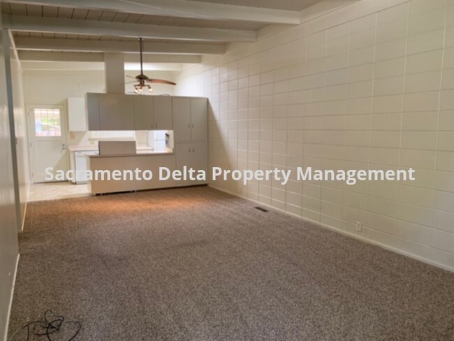 Foto del edificio - Cozy 2 Bed 1 Bath Duplex in Arden Arcade