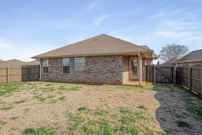 Foto del edificio - 808 Willow Shoals Dr SW