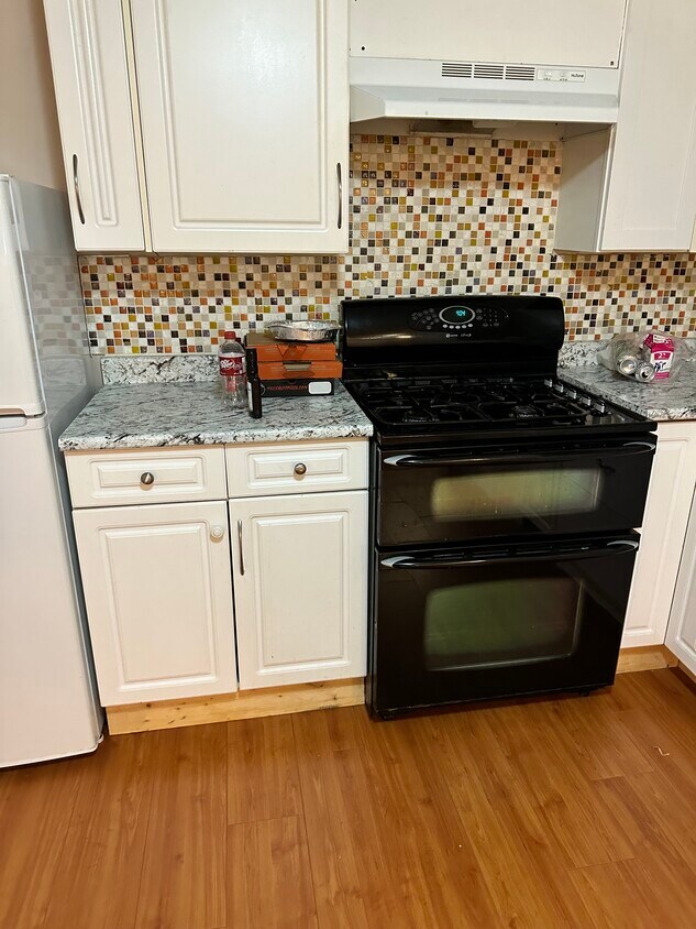 Primary Photo - 5785 Forest St