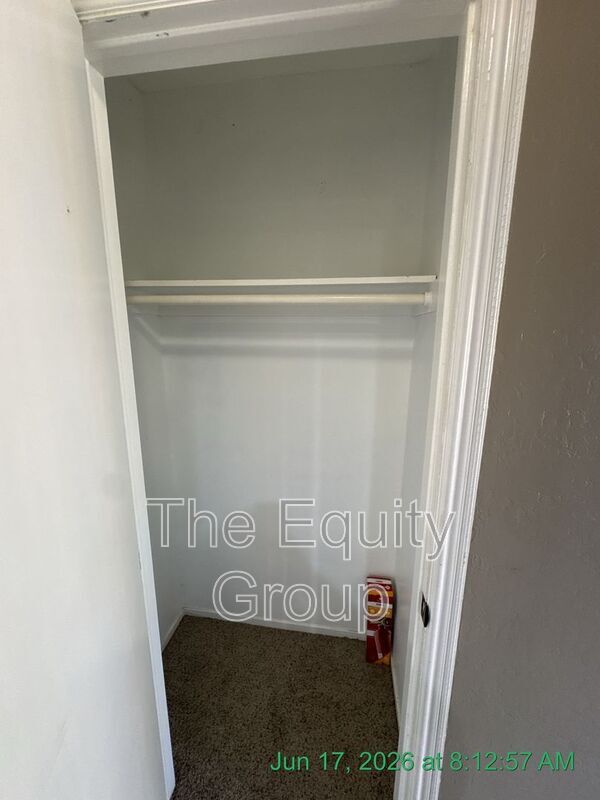 Building Photo - 2601 S Kloth Dr