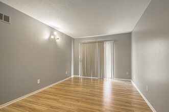 Building Photo - 8011 E 130th Ct