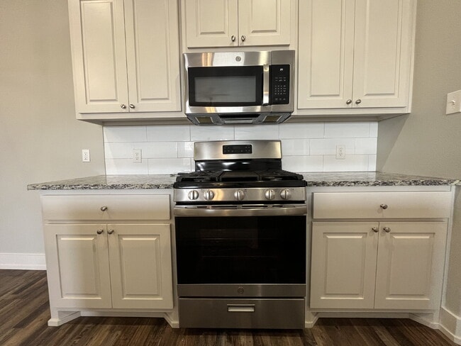 Building Photo - Stunning Duplex in Shallowater!