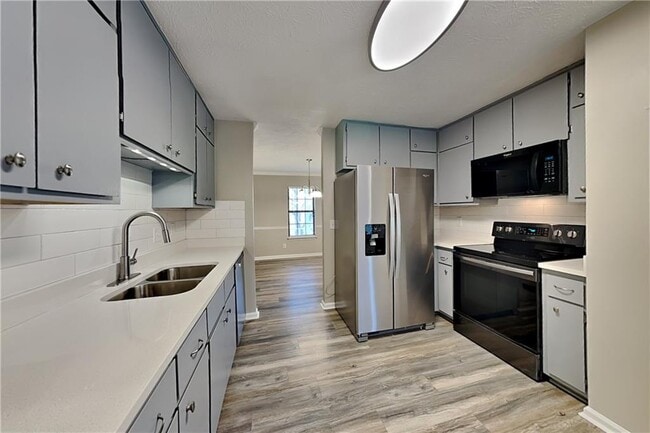 Foto del edificio - 2888 Cardinal Trce