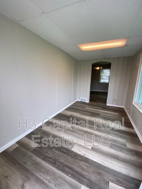 Building Photo - 1715 Edwardsville Rd