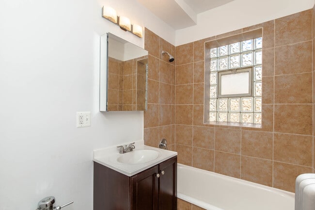 Building Photo - 4957 N Albany Ave