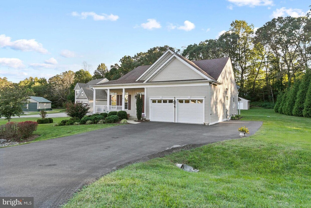 Front of house - 1560 Byron Ct