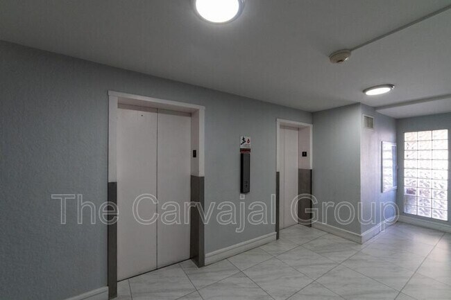 Foto del edificio - 151 E Washington St