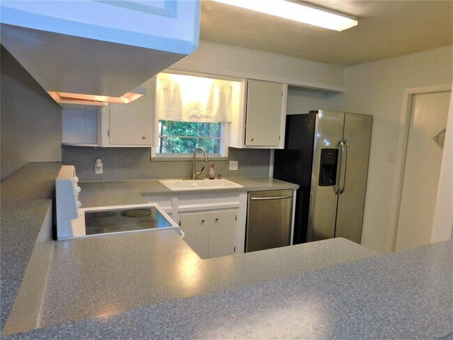 Foto del edificio - 2013 Oaklawn Dr