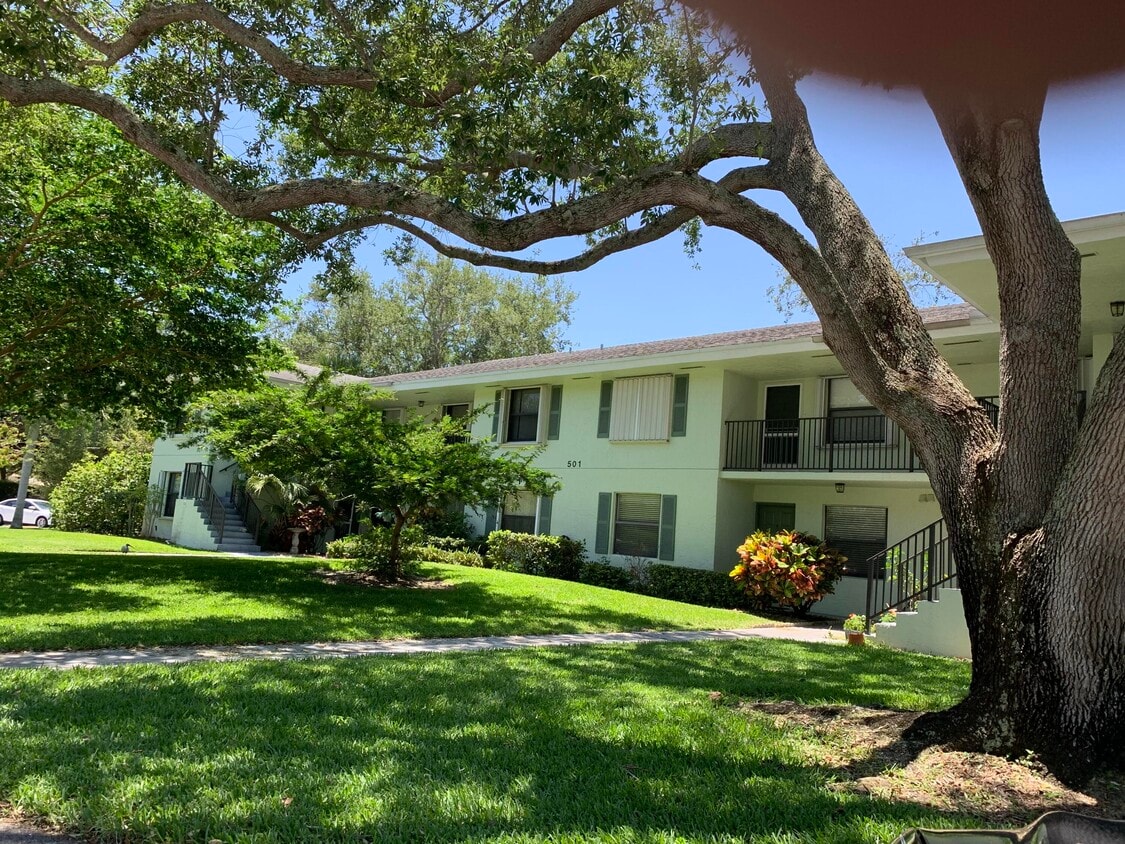 Primary Photo - 501 Sabal Ridge Cir