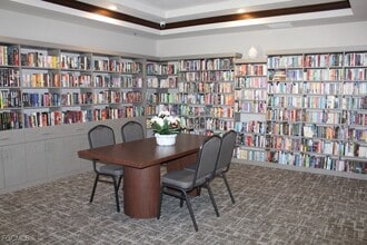 Building Photo - 16685 Lake Cir Dr