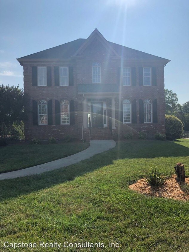 Primary Photo - 547 N Hiddenbrooke Dr