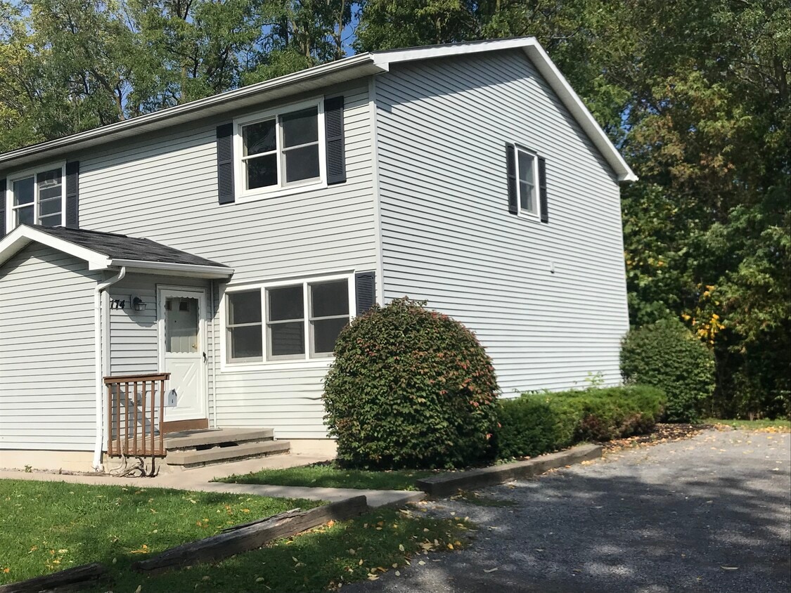 Primary Photo - 174 Ontario St